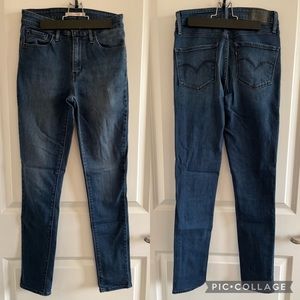Levis 721 High Rise Skinny Blue Jeans